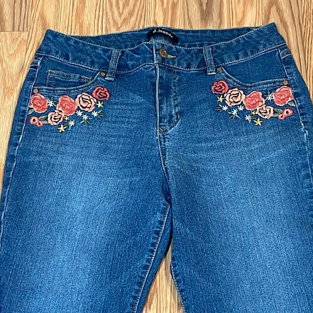 D. jeans Embroidered Capri Jeans, coral flowers, 12P - Picture 2 of 4